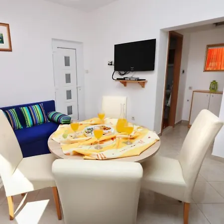 Apartmán One-bedroom With Terrace A2 *