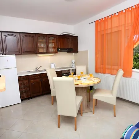 One-bedroom With Terrace A2 Appartamento Traù