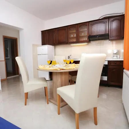 One-bedroom With Terrace A2 * تروغير